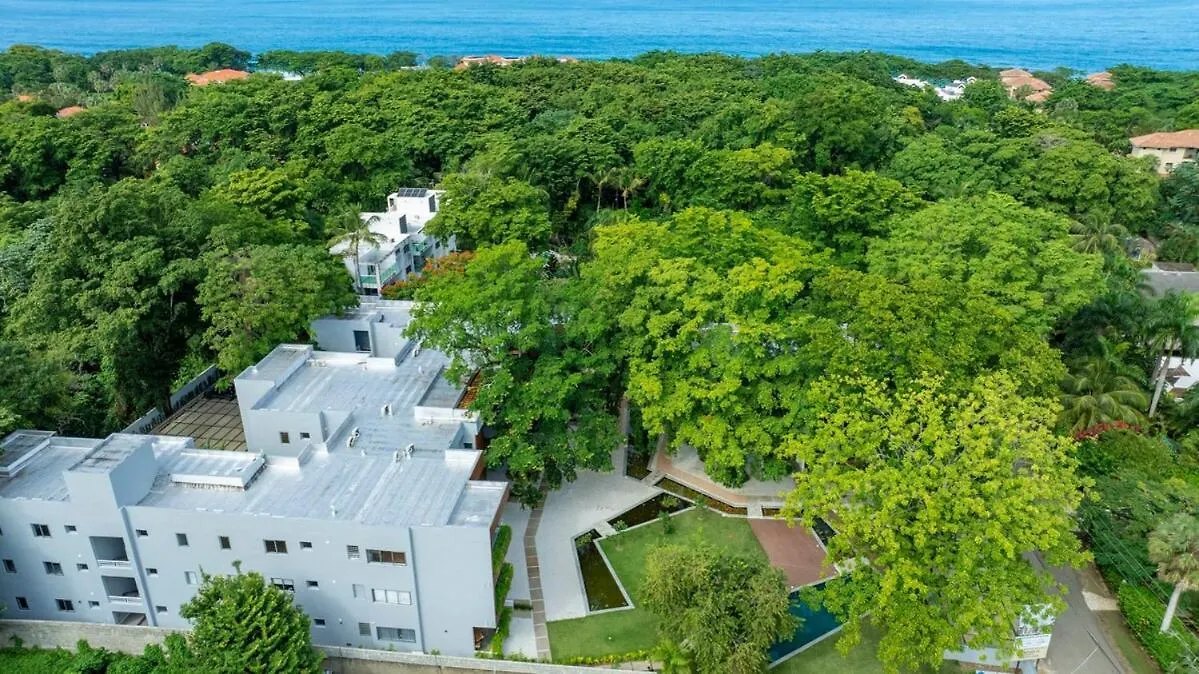 Perla Marina Beachside Apartment Bombita
