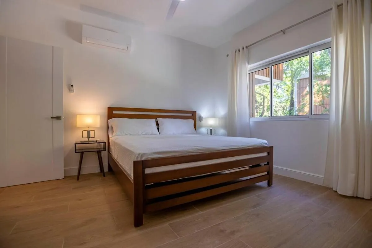 Perla Marina Beachside Apartment Bombita